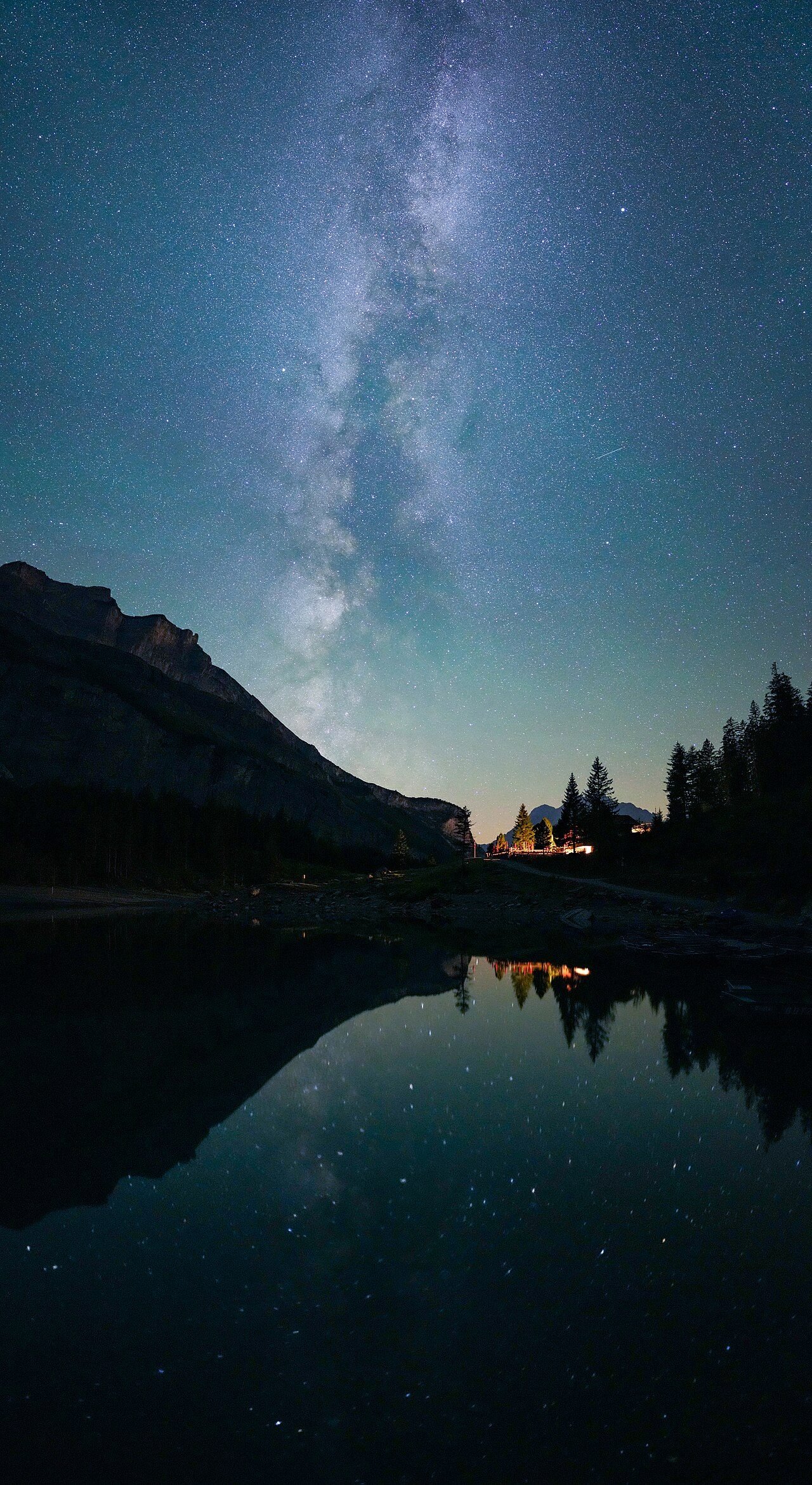 036 Milky Way during Perseids seen from Oeschinensee with water reflections Photo by Giles Laurent.jpg