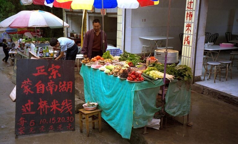 1996 -257-9 Kunming (5068484229).jpg