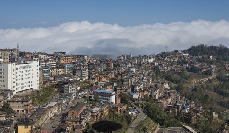 1 yuanyang county old town 2012.jpg