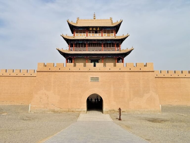 20160507 China 6087 crop Jiayuguan sRGB (29881729872).jpg