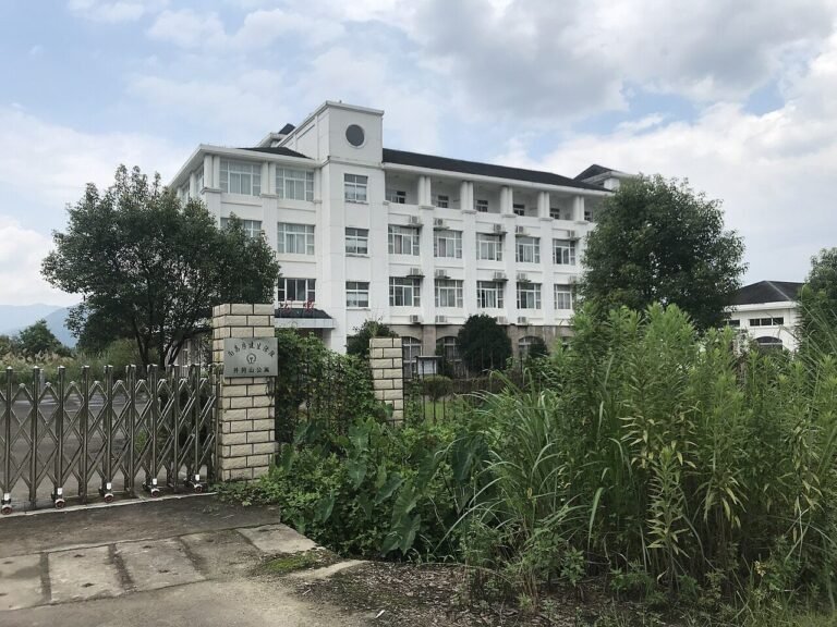 201906 Nanchang Railway Jinggangshan Apartment.jpg