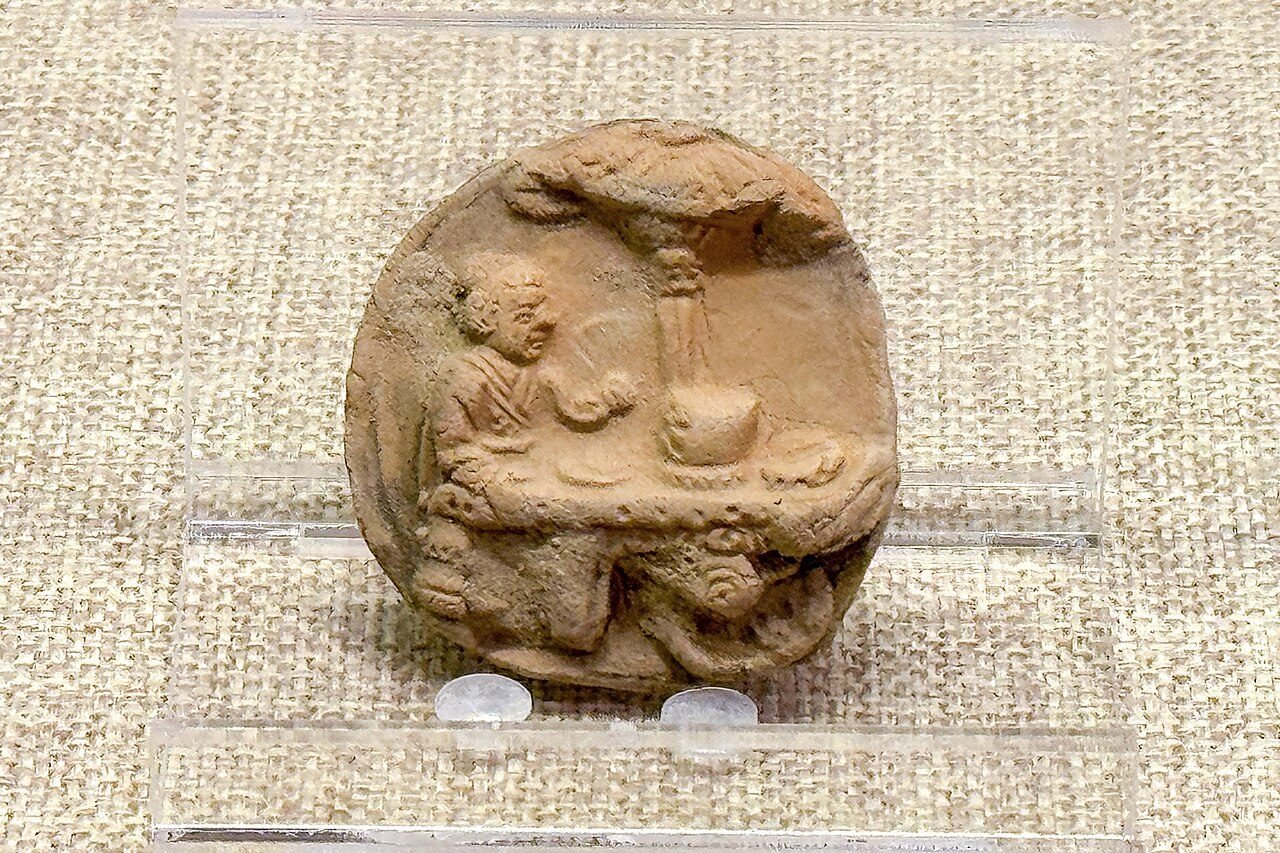 20241025 Pottery Model Depicting Night Market Snacks.jpg