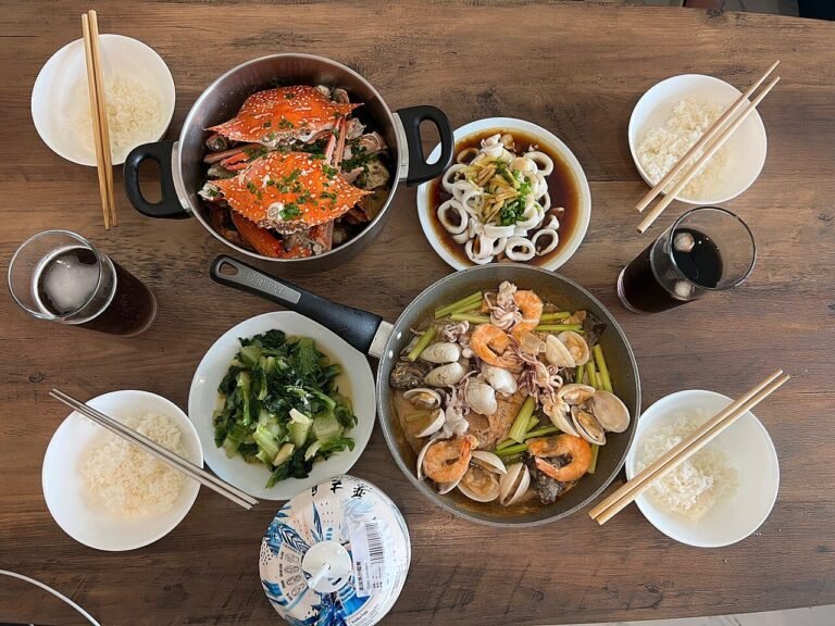 A chinese seafood meal.jpg