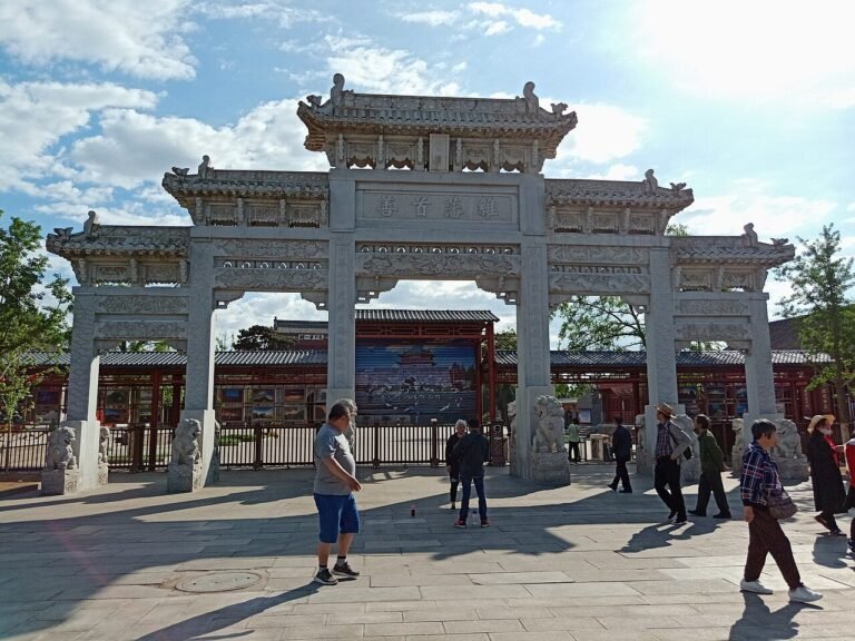 Archway gate at Shanhai Pass.jpg