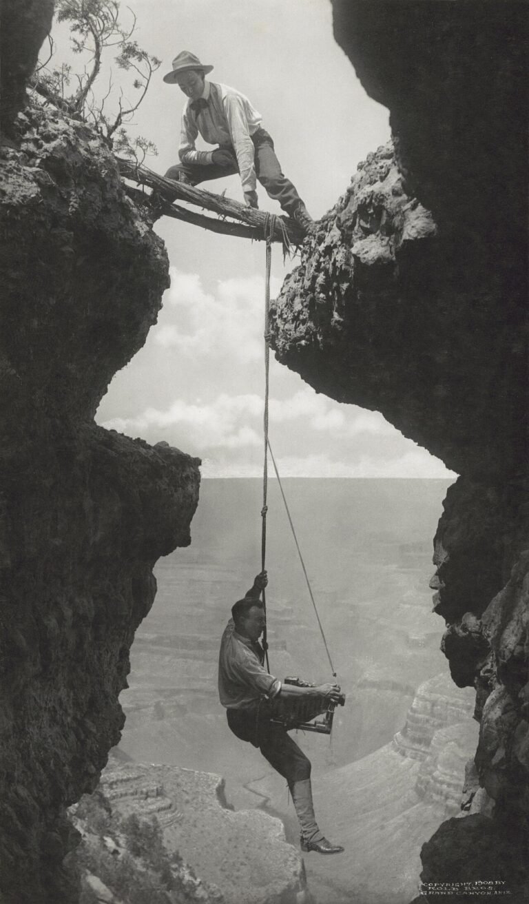 Arizona. Grand Canyon, photographer suspended on climber's rope LCCN2012648368.jpg
