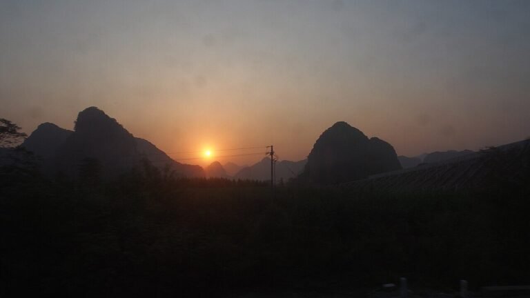 Between Guilin and Nanning (11352815745).jpg