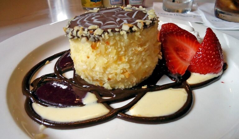 Boston cream torte Parker House Hotel in Boston.jpg