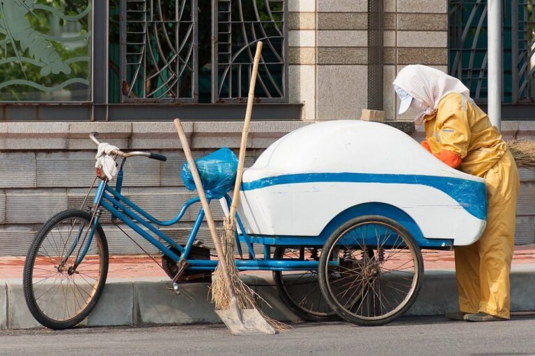 Dalian Liaoning China Road-sweeper-01.jpg