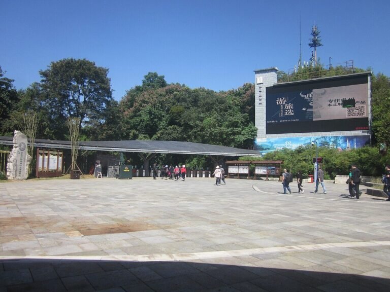 Entrance of Huangguoshu Waterfall Scenic Spot.jpg