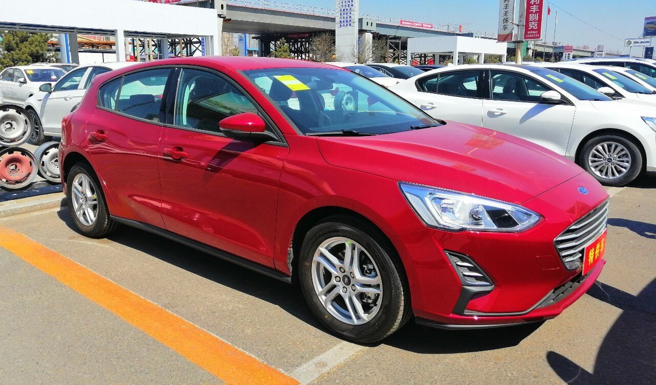 Ford Focus IV hatch 01 China 2019-03-25.jpg
