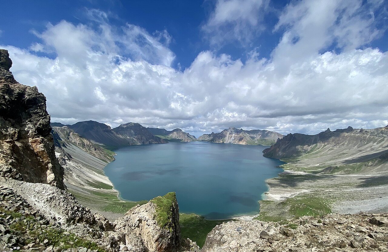Heavenly Lake of Changbaishan (Shot from South), Aug 12 2022.jpg