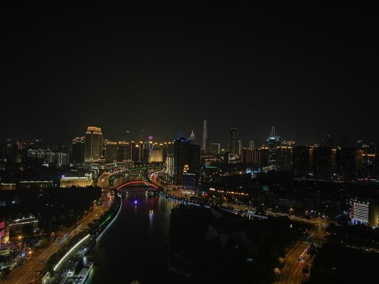 Night view of Tianjin, July 2019.jpg