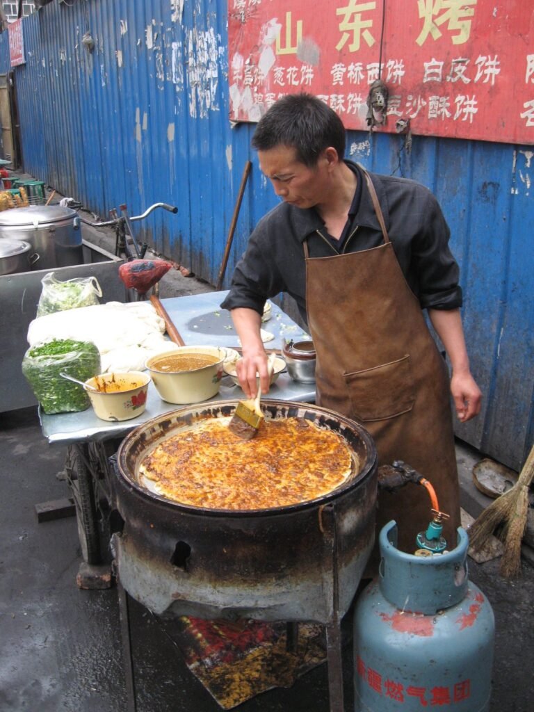 Street-food at Urumqi (Xinjiang Uyghur Autonomous Region) (29262748885).jpg