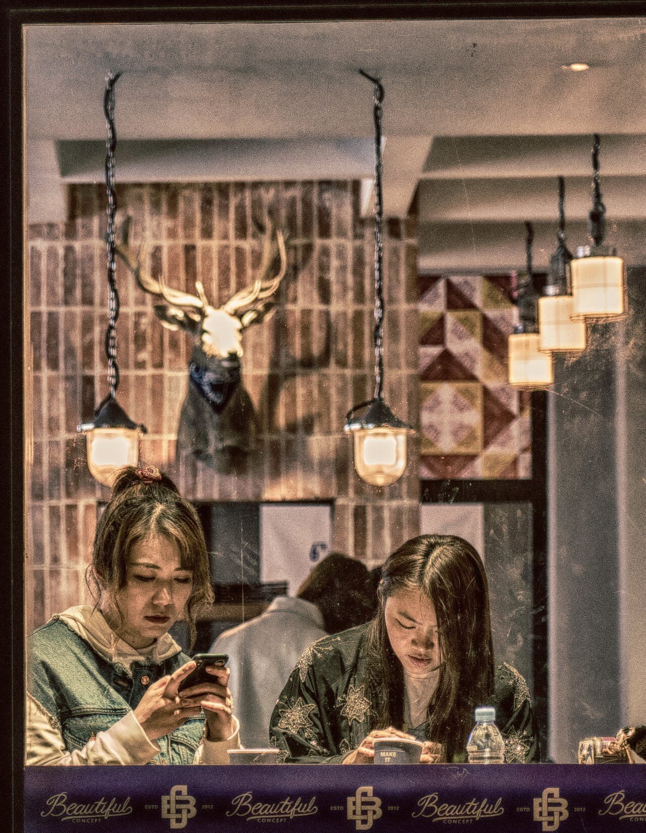 % Coffee Shop (47775918812).jpg